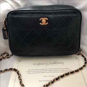 VINTAGE CHANEL CAMERA BAG